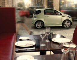 Aston Martin Cygnet : La citadine Toyota maquillée pour sauver les rejets de CO₂