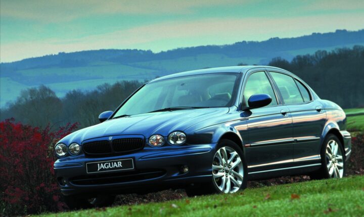 Jaguar X-Type : L&rsquo;illusion d&rsquo;une berline de prestige sur châssis de Ford Mondeo