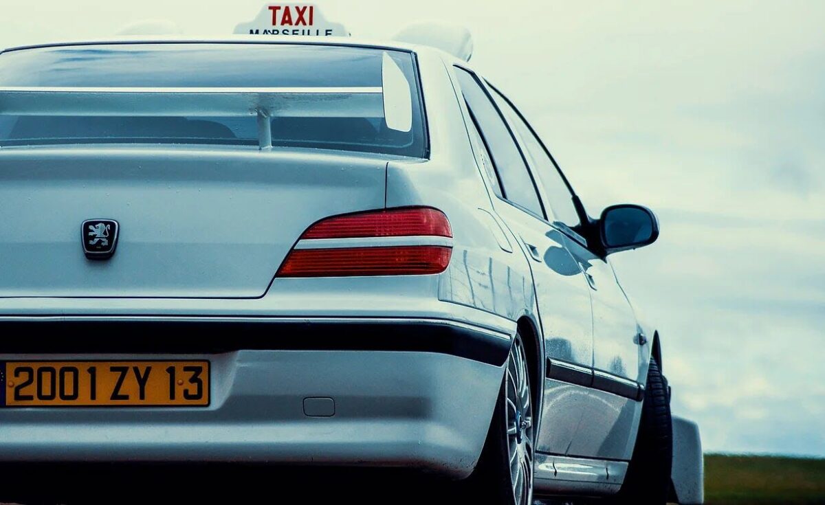 Peugeot 406 : Le taxi marseillais survitaminé de Luc Besson