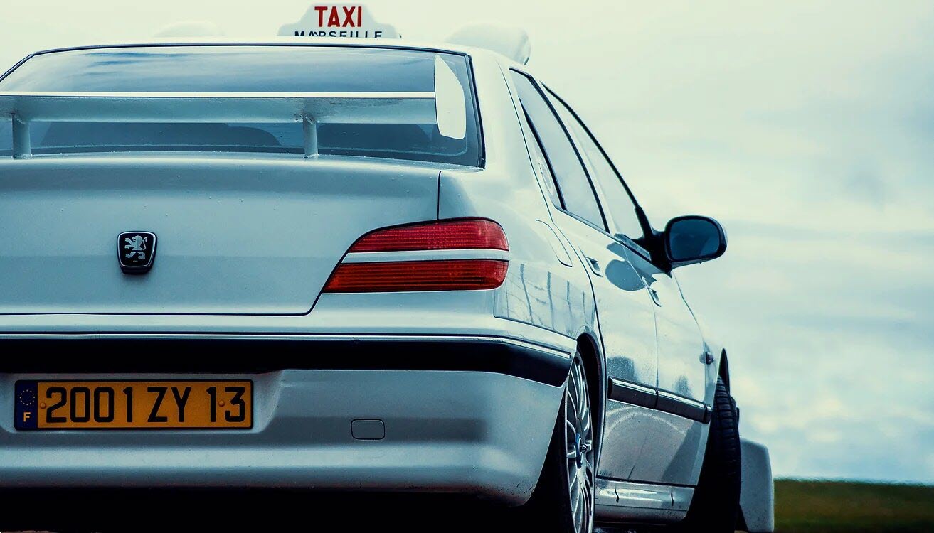 Peugeot 406 : Le taxi marseillais survitaminé de Luc Besson