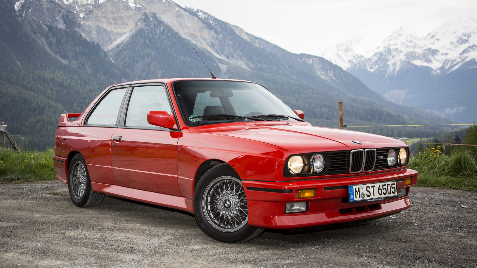 Culasse tronçonnée, tôle hors cote et échappement extensible : L’archéologie mécanique de la BMW M3 E30