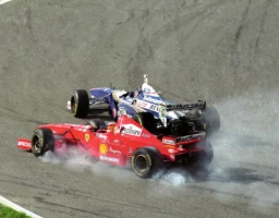26 octobre 1997 : Le jour où Michael Schumacher a tenté d&rsquo;éliminer Villeneuve avant d&rsquo;être banni par la FIA