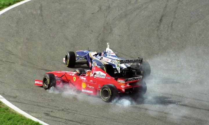 26 octobre 1997 : Le jour où Michael Schumacher a tenté d&rsquo;éliminer Villeneuve avant d&rsquo;être banni par la FIA