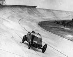 5 octobre 1924 : Dalles creuses, 52 degrés et la ruine d&rsquo;Alexandre Lamblin à l&rsquo;Autodrome de Montlhéry