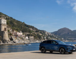 Essai Lancia Gamma Grande Autonomie : Le salon turinois de 740 kilomètres à l&rsquo;épreuve du Vésuve