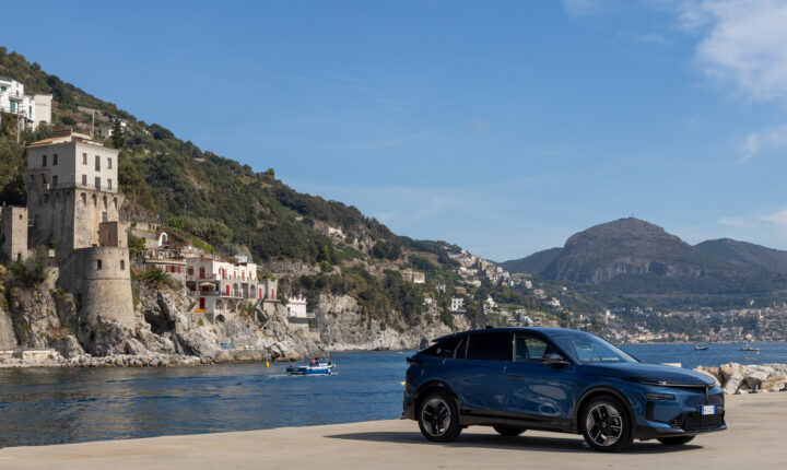 Essai Lancia Gamma Grande Autonomie : Le salon turinois de 740 kilomètres à l&rsquo;épreuve du Vésuve