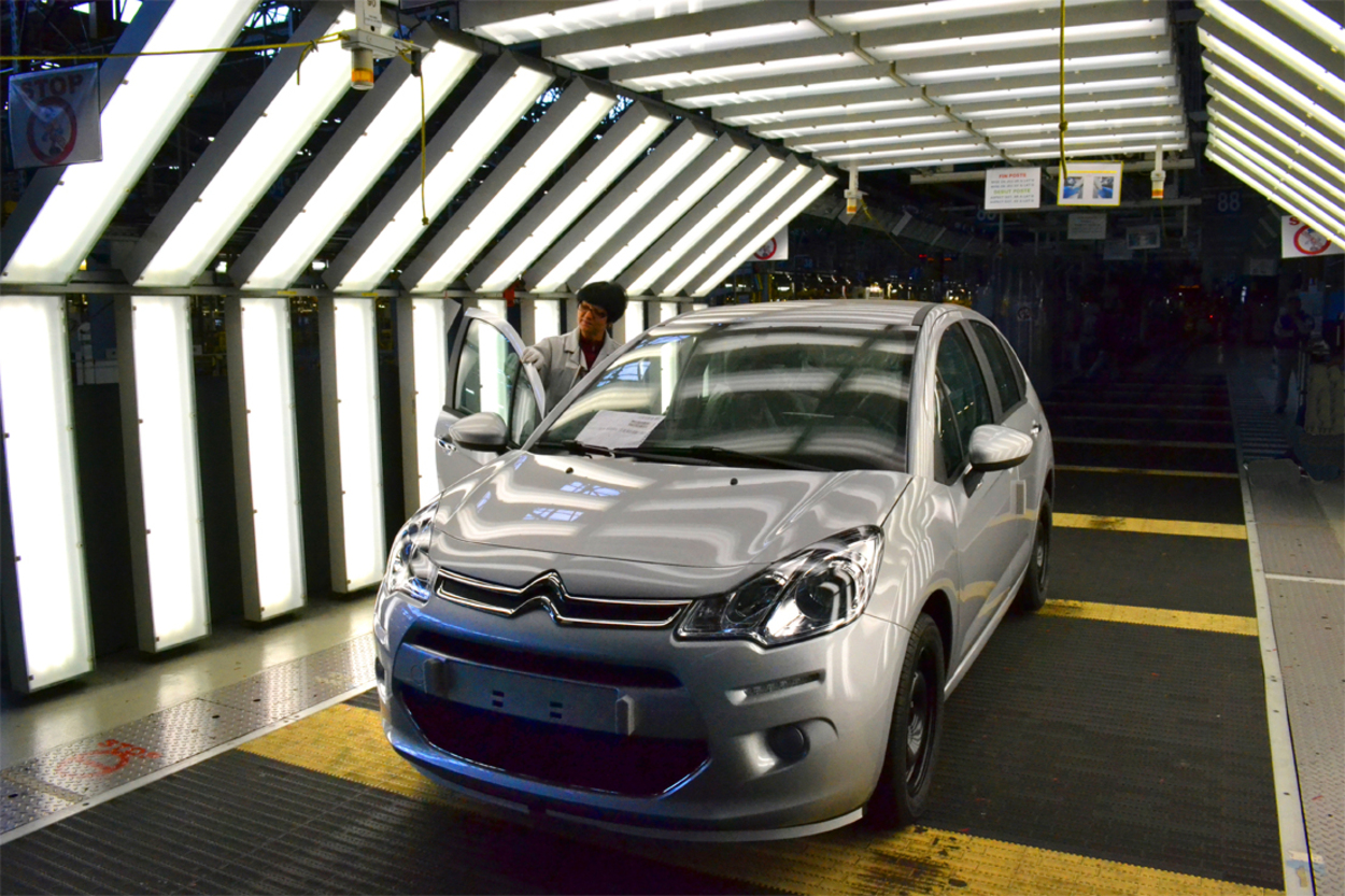 25 octobre 2013 : Le jour où l&rsquo;usine Citroën d&rsquo;Aulnay a sorti sa dernière voiture en catimini