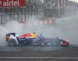 27 octobre 2013 : Le jour où Sebastian Vettel a pris 25 000 euros d&rsquo;amende pour ses donuts en Inde